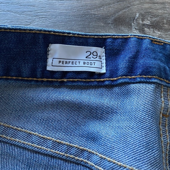 NWOT GAP perfect boot jeans. Sz 29s - Picture 3 of 5